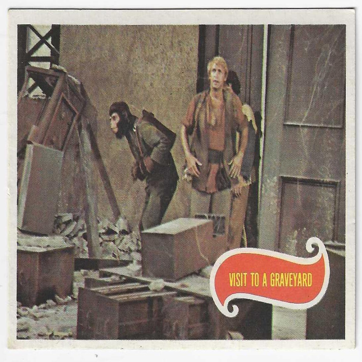 1975 Scanlens Planet of the Apes (17) Visit To A Graveyard