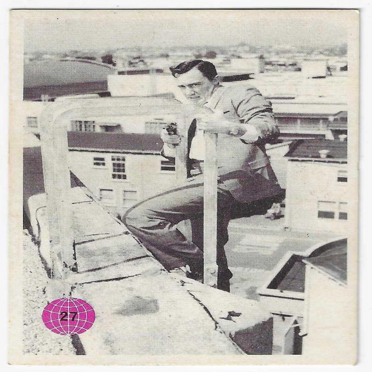 1967 Scanlens Man From U.N.C.L.E. (27)
